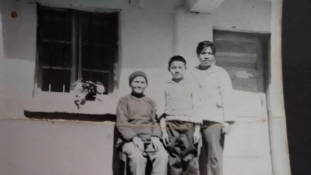 童年沒有滿足的心理需求是我長大后親密關系的地雷