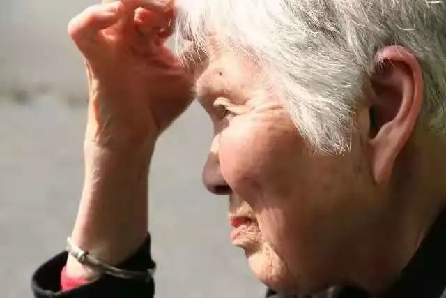 老年人經(jīng)常獨(dú)處，孤獨(dú)心理如何面對(duì)？