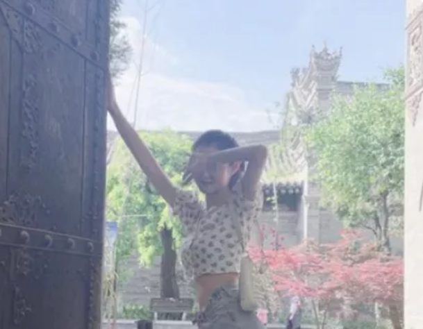 20歲抑郁女生因租房糾紛喝藥自殺！父母怎么避免悲劇