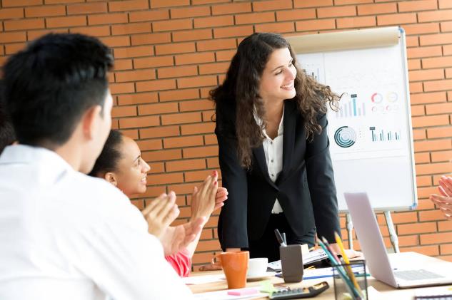 你以為職場(chǎng)中獲得的榮譽(yù),全是自己努力的結(jié)果嗎? 你以為職場(chǎng)中獲得的榮譽(yù),全是自己努力的結(jié)果嗎?