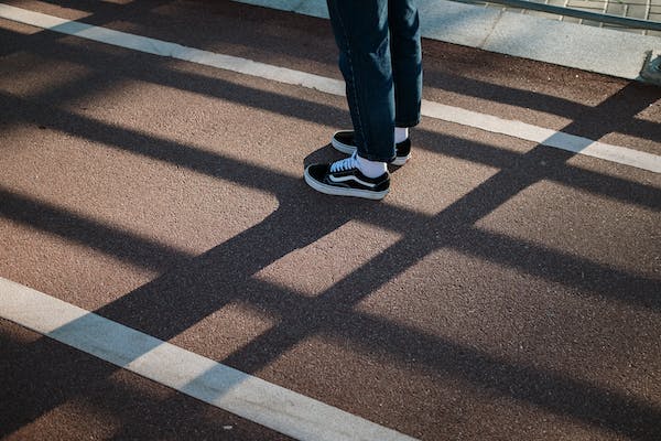 從“家庭三角關系”談家庭的裂變與和諧