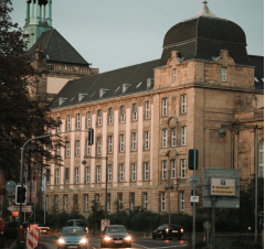 社交邊界感：建議離我遠一點！