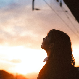 揭秘孩子對(duì)父母的過度依戀