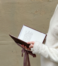 人緣好壞主要體現在語言表達