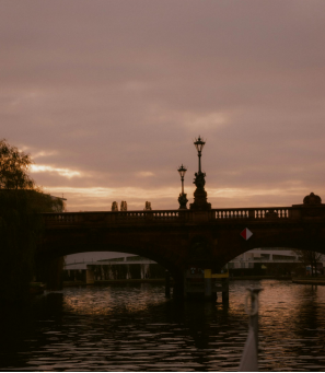 面對(duì)親情的枷鎖:當(dāng)“為你好”成為控制的代名詞