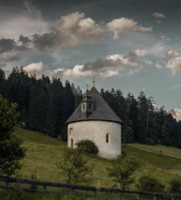 面對職場競爭，如何培養(yǎng)自己的心理韌性？