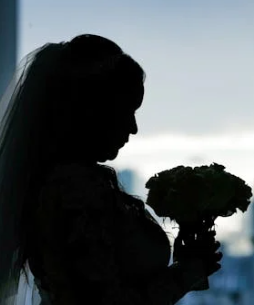 這些行為頻繁出現(xiàn)，表明女人深愛(ài)著你