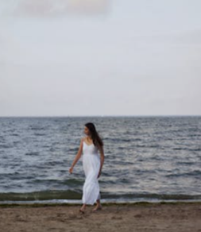 外表看似友好親切，內心實則暗自嫉妒你