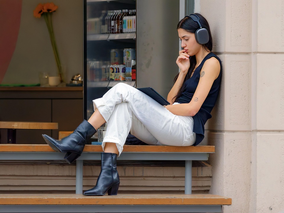 成年人需謹記:切莫逢人便吐露心聲 成年人需謹記:切莫逢人便吐露心聲